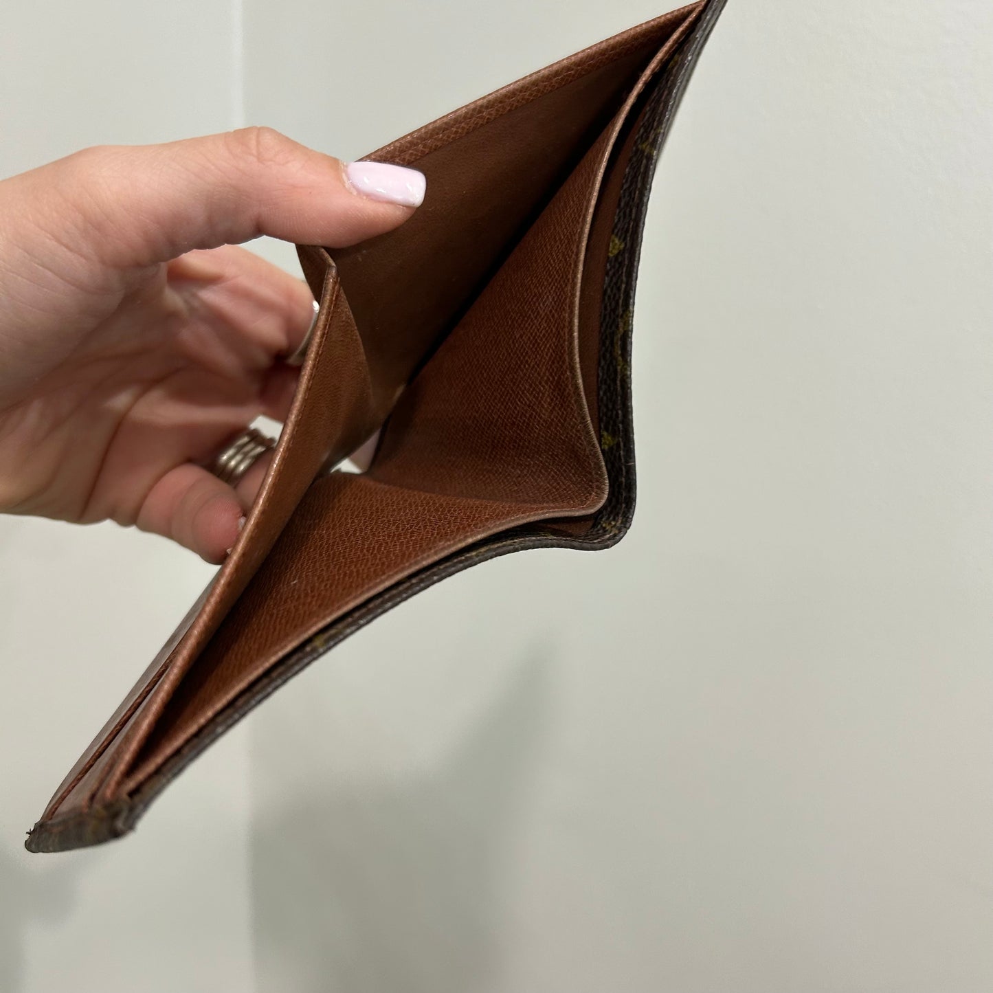 SOLD! Louis Vuitton Men’s Wallet