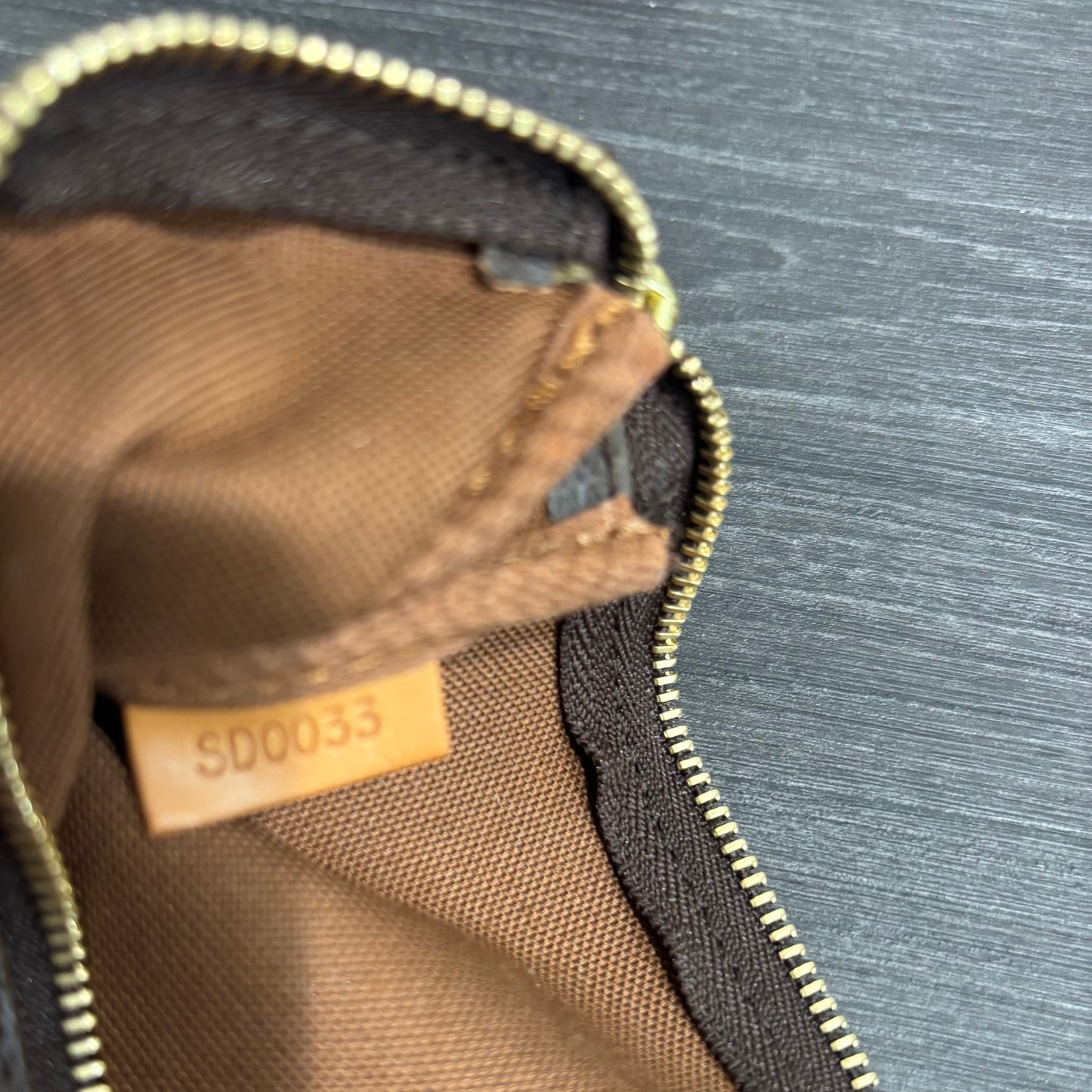 1117 LOUIS VUITTON Pochette