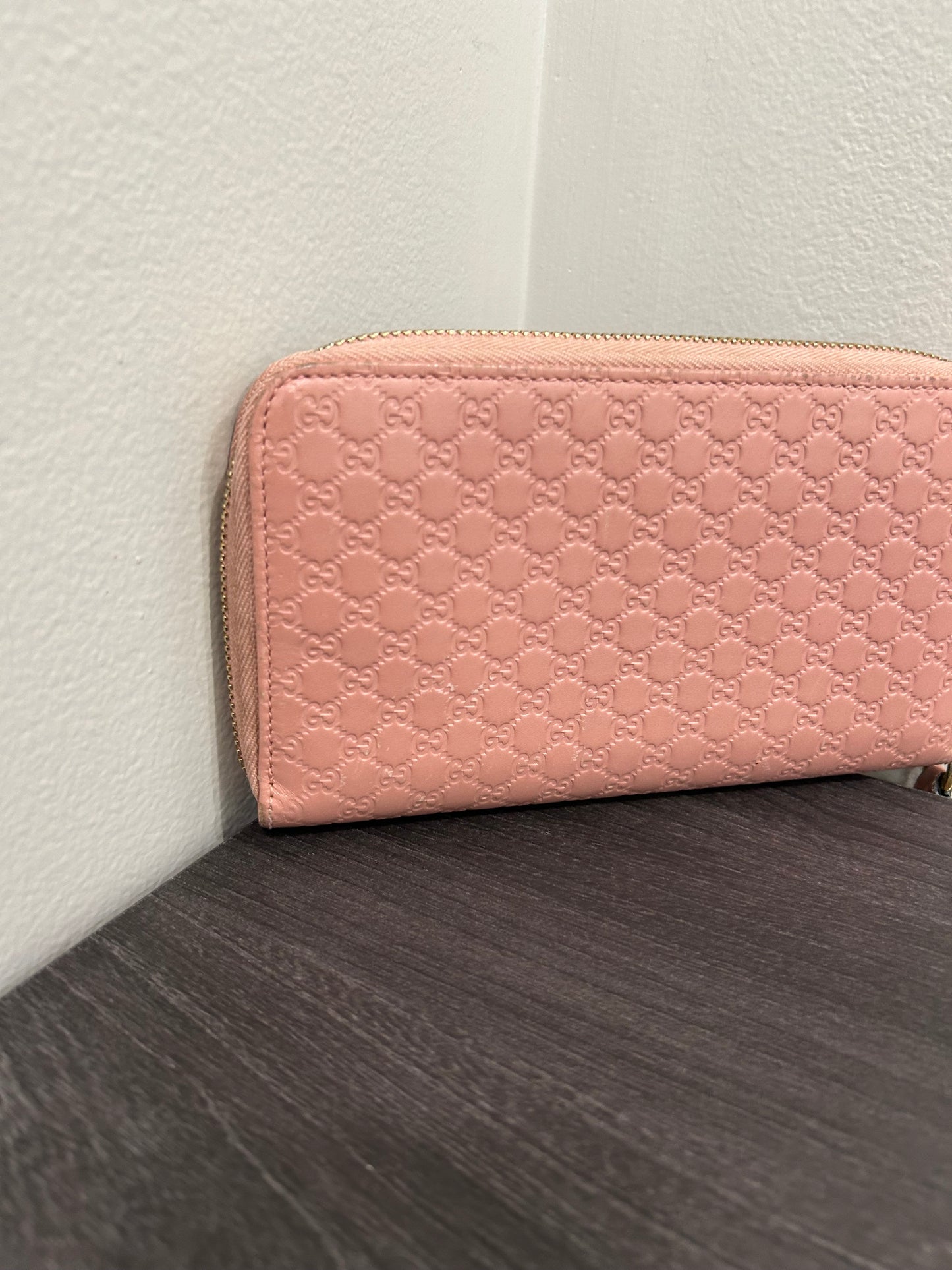 SOLD! Gucci Microguccissima Leather Zippy Wallet