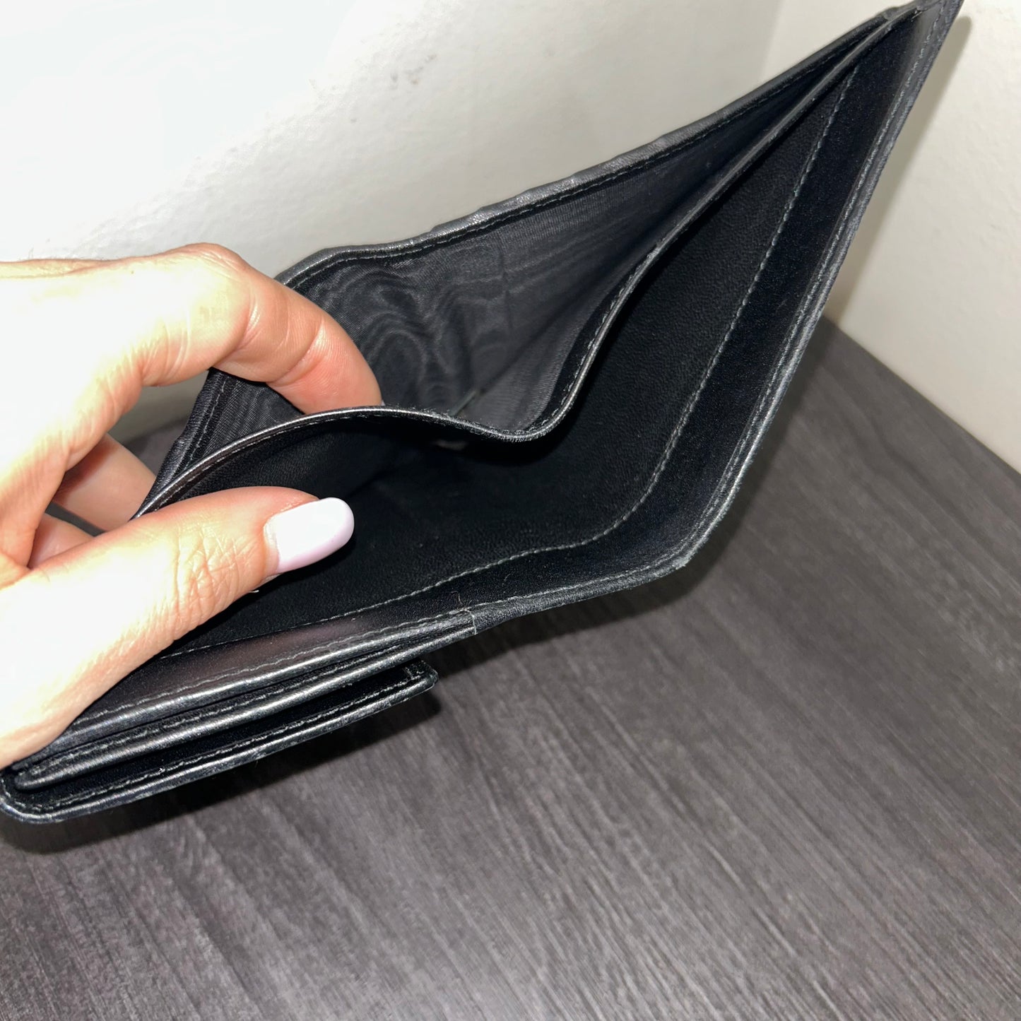 #175 GUCCI Leather Wallet