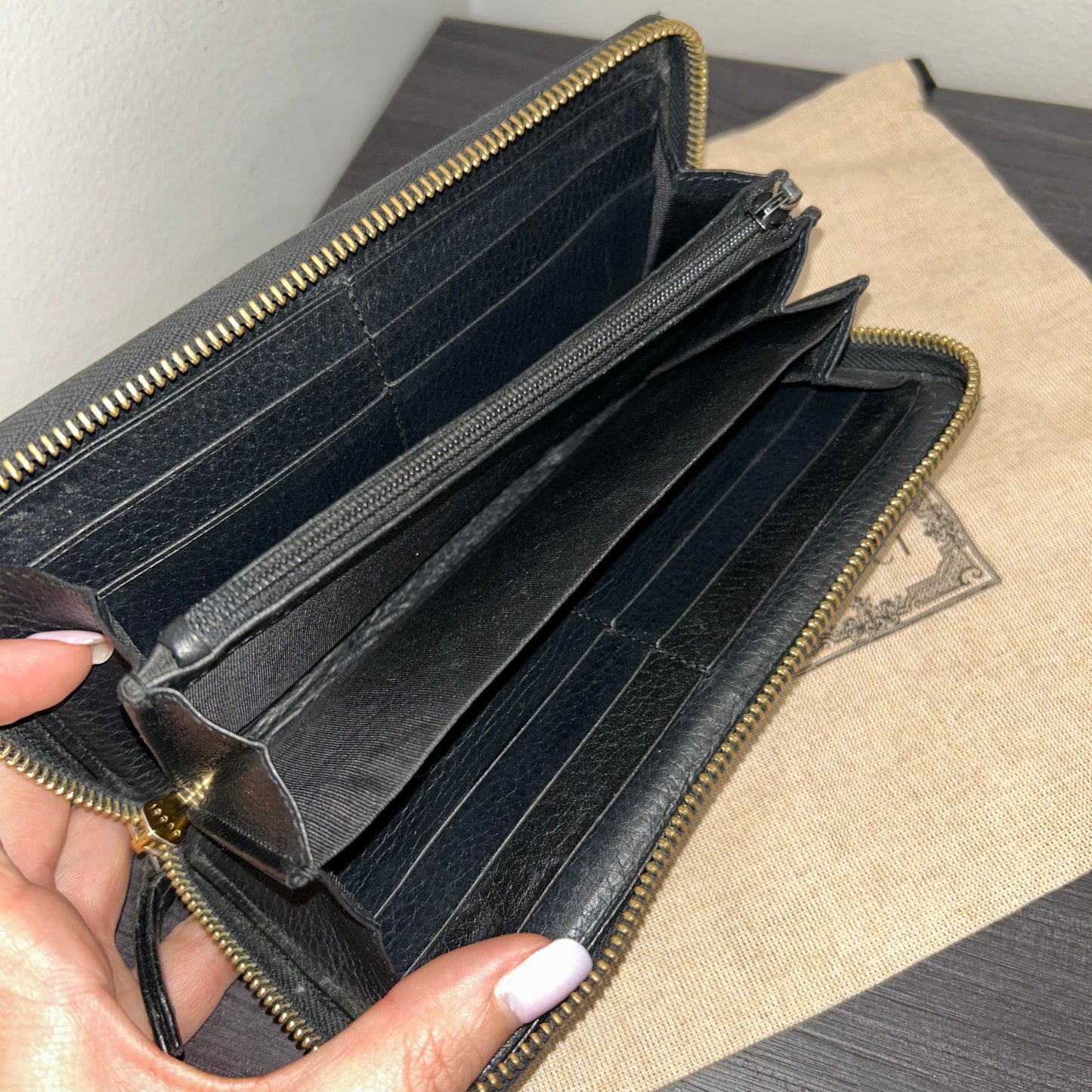 #180 GUCCI Marmont Zip Wallet