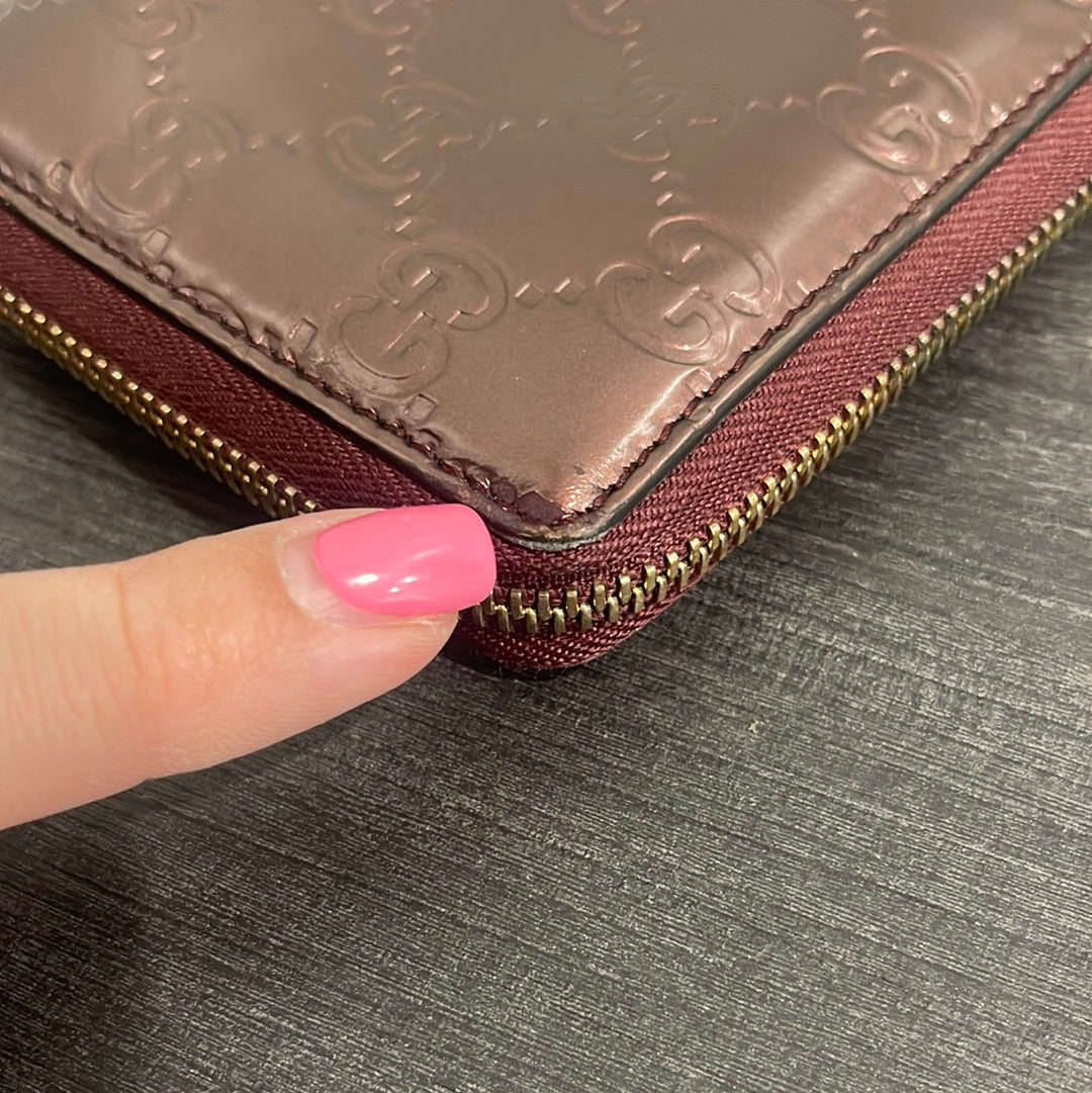 SOLD! Gucci GG Wallet