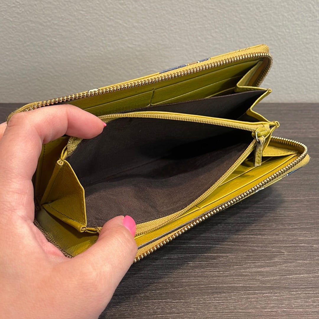 SOLD! Gucci Leather Wallet
