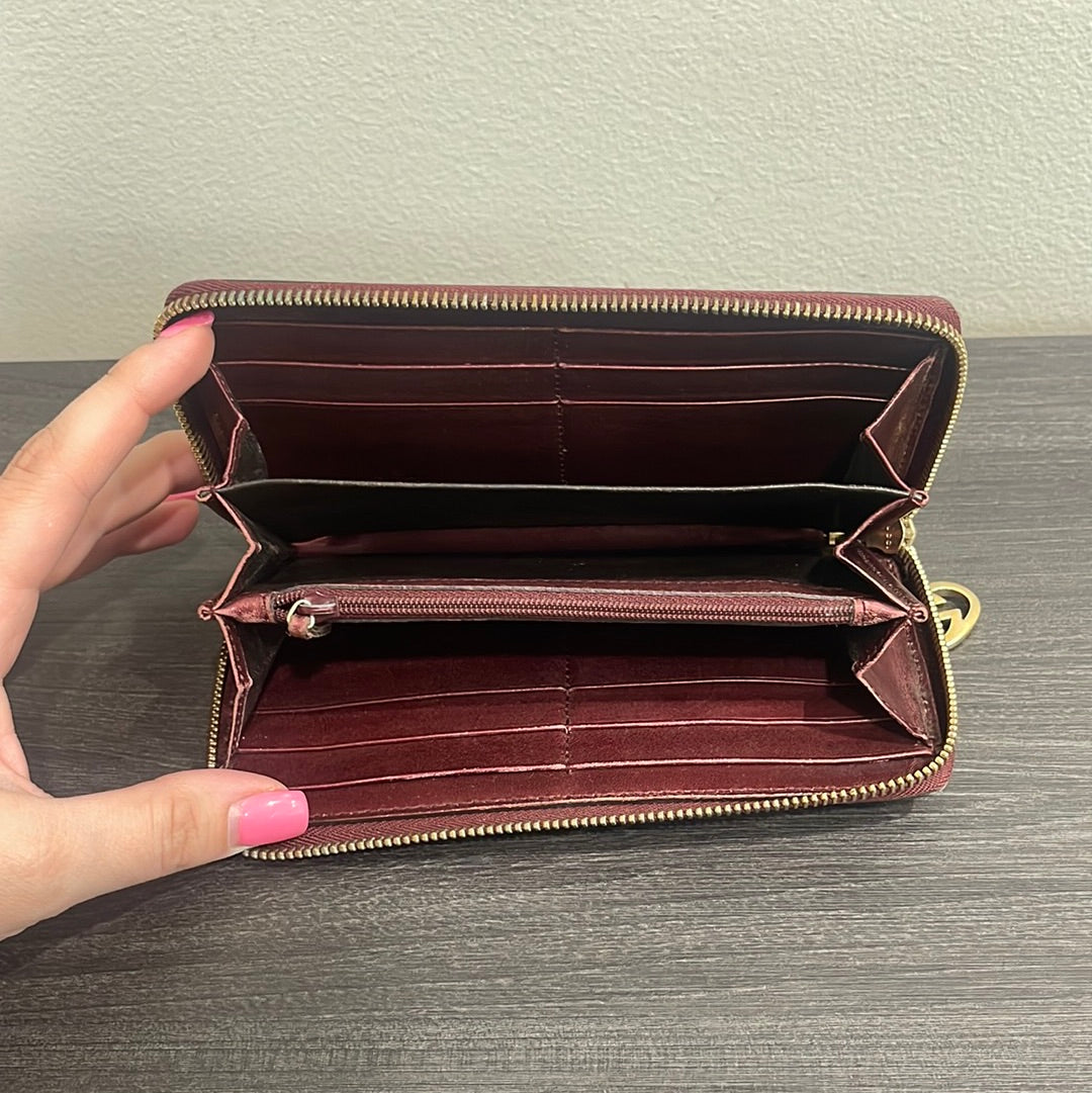 SOLD! Gucci GG Wallet