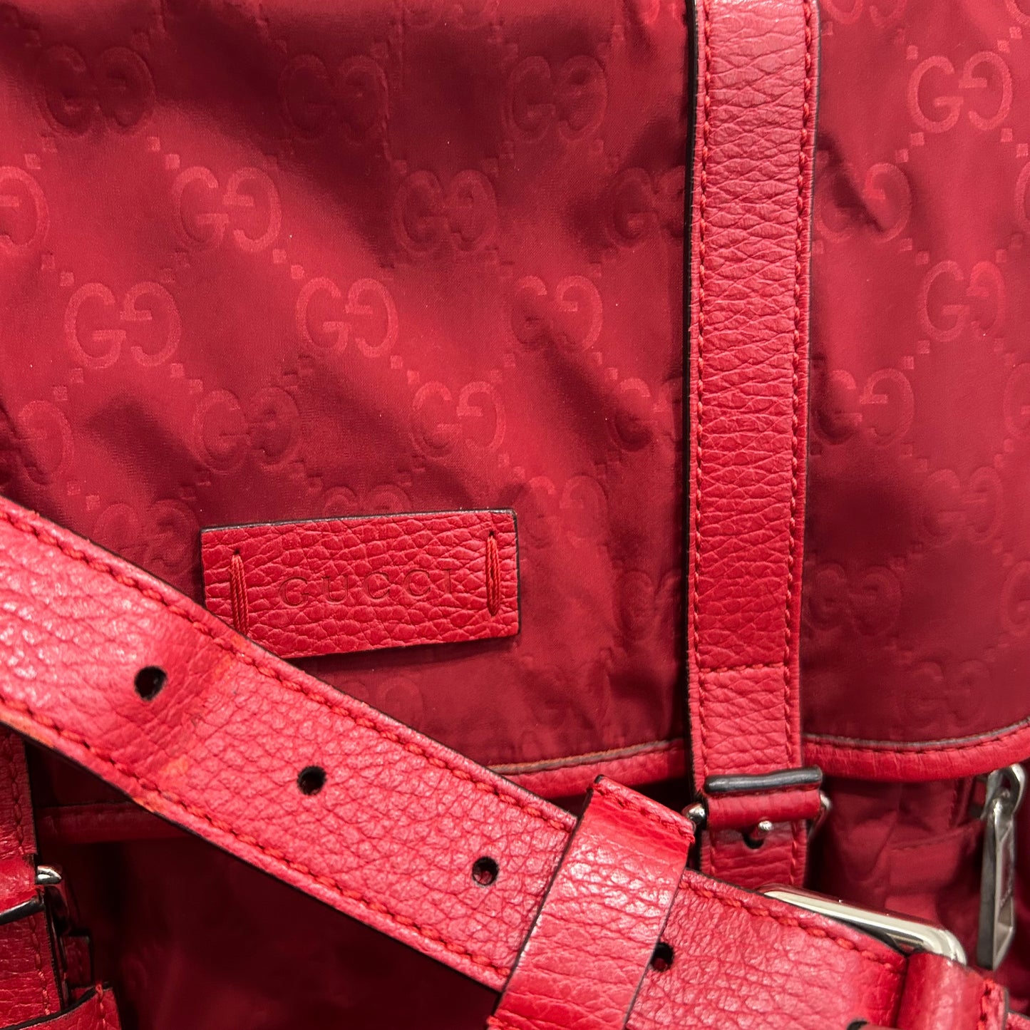 #208 GUCCI Crossbody