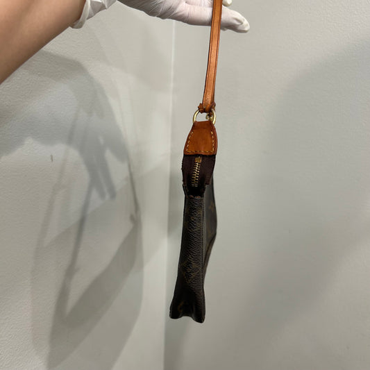 #311 LOUIS VUITTON Pochette