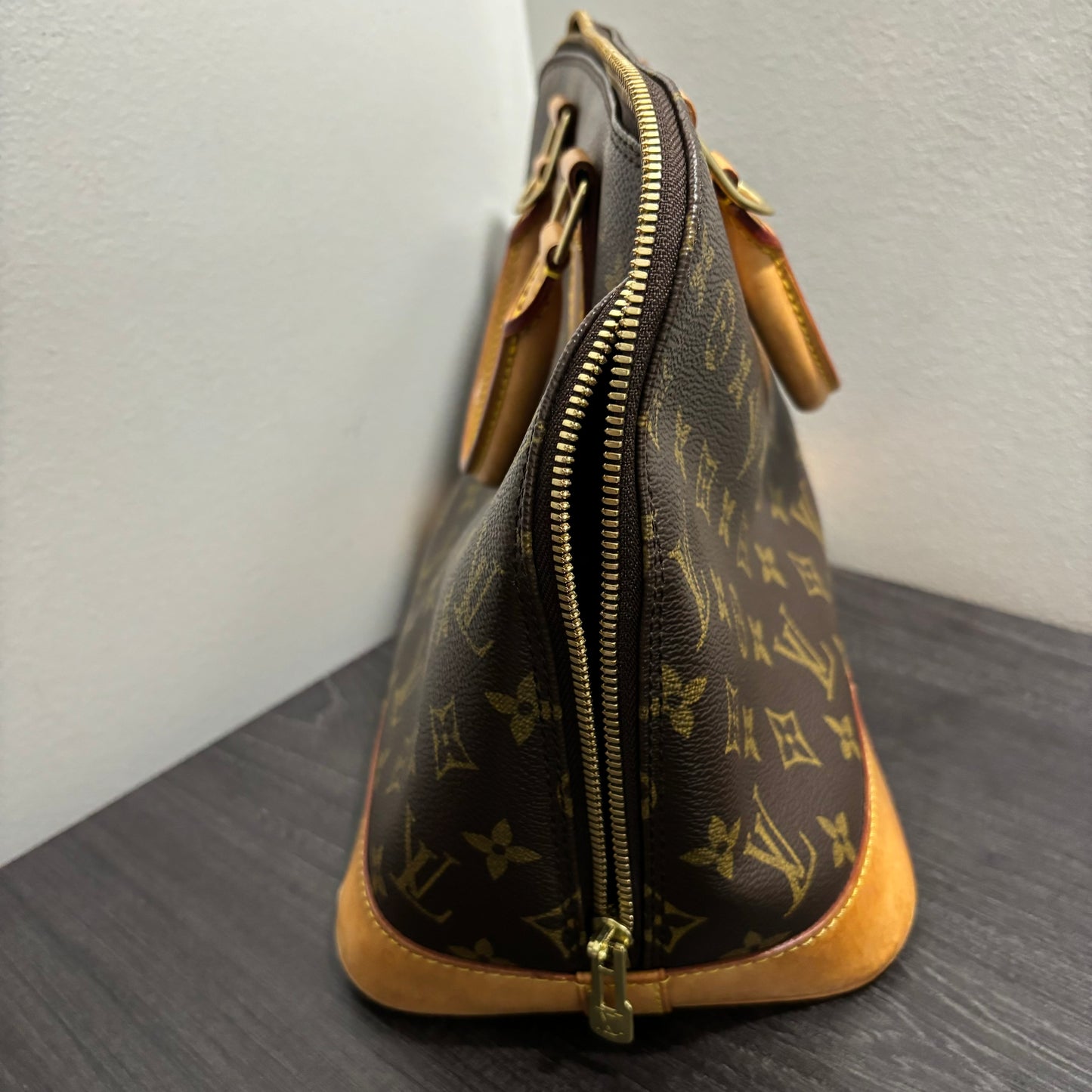 #249 LOUIS VUITTON Alma