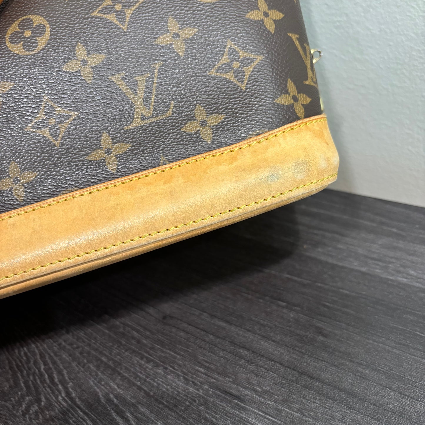 #349 LOUIS VUITTON Alma PM