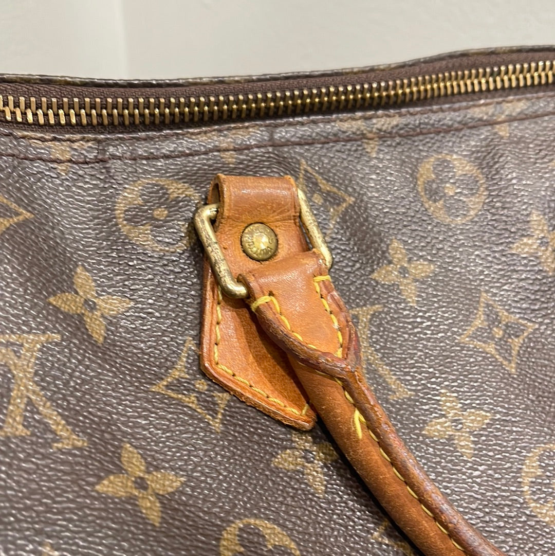 SOLD! Louis Vuitton Monogram Speedy 30