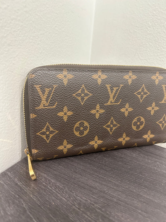 SOLD! Louis Vuitton Monogram Zippy Wallet