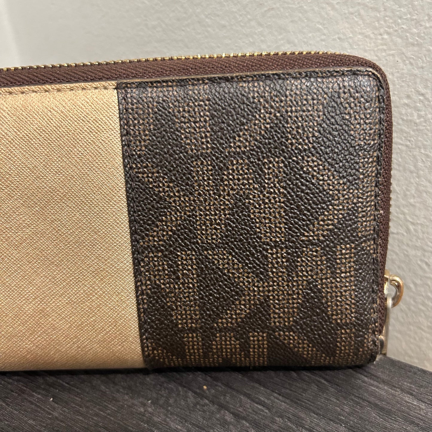 CLEARANCE Michael Kors Zip Wallet
