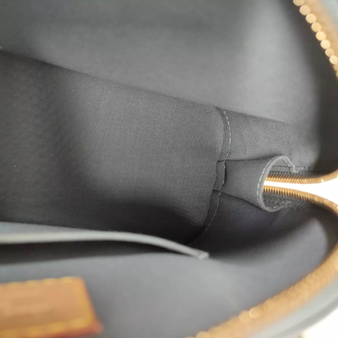 Louis Vuitton Vernis Alma BB