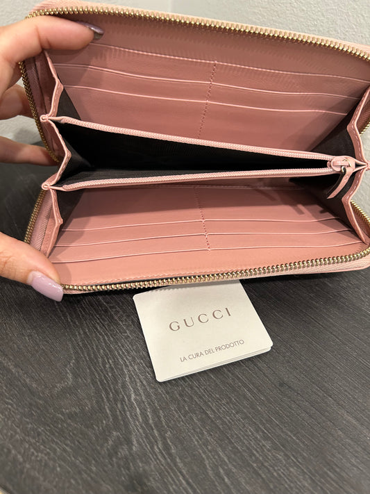 SOLD! Gucci Microguccissima Leather Zippy Wallet