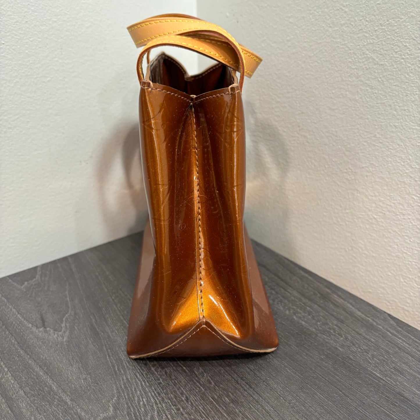 #297 LOUIS VUITTON Reade Vernis PM