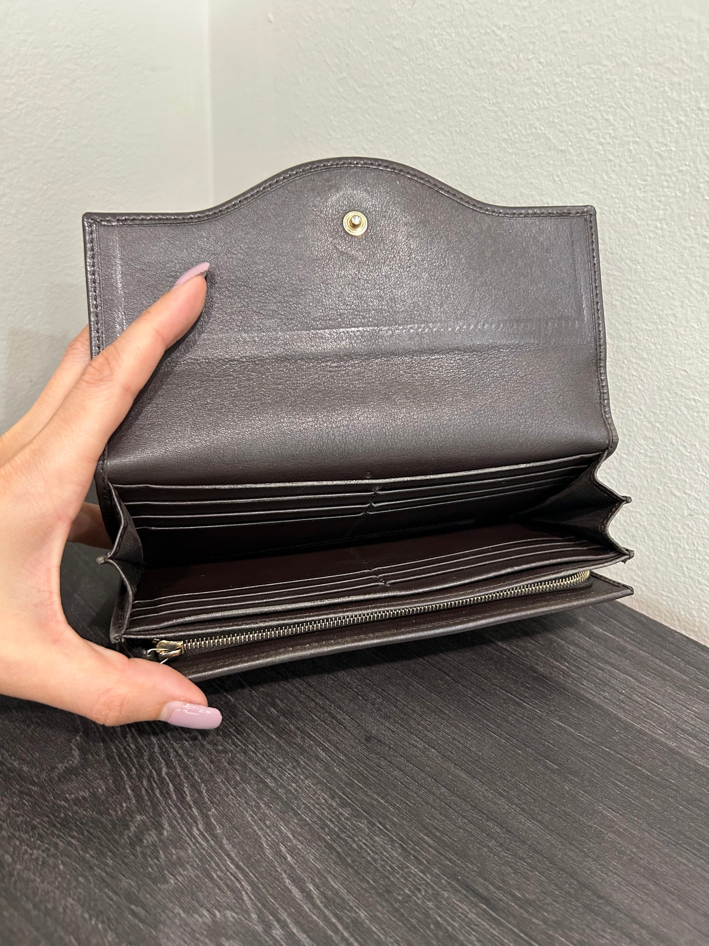 SOLD! Gucci GG Wallet NEEDS REPAIR