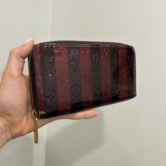 SOLD! Louis Vuitton Vernis Zip Wallet