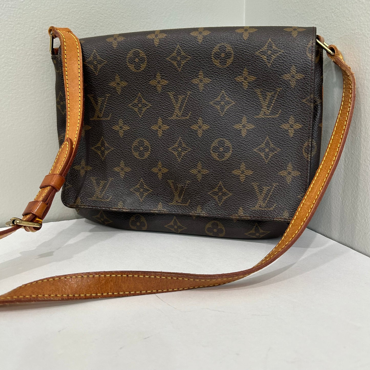 Louis Vuitton Musette Tango Short