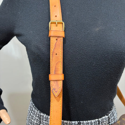 #8260 LOUIS VUITTON Saumur 35 Crossbody