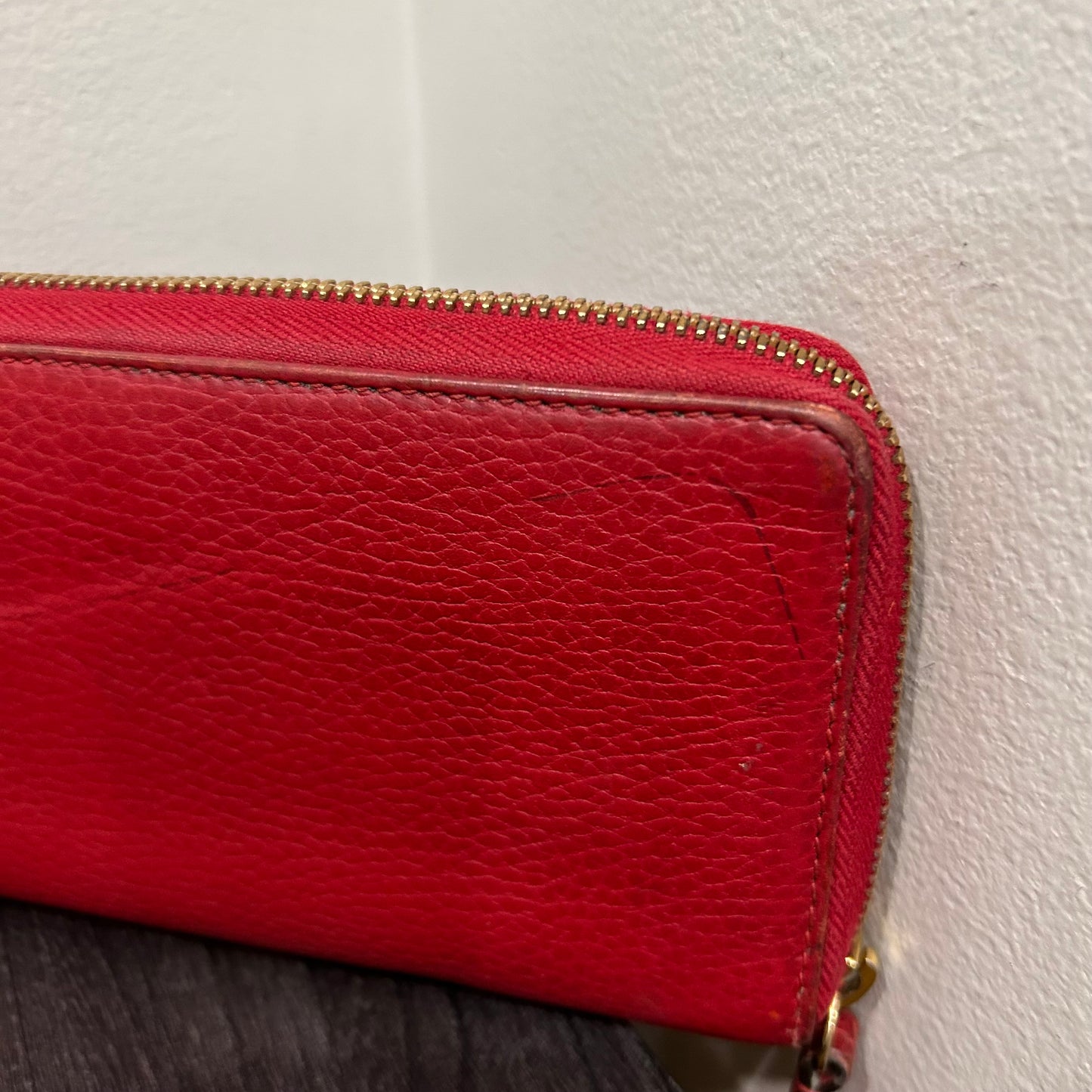 SOLD! Gucci Zip Wallet