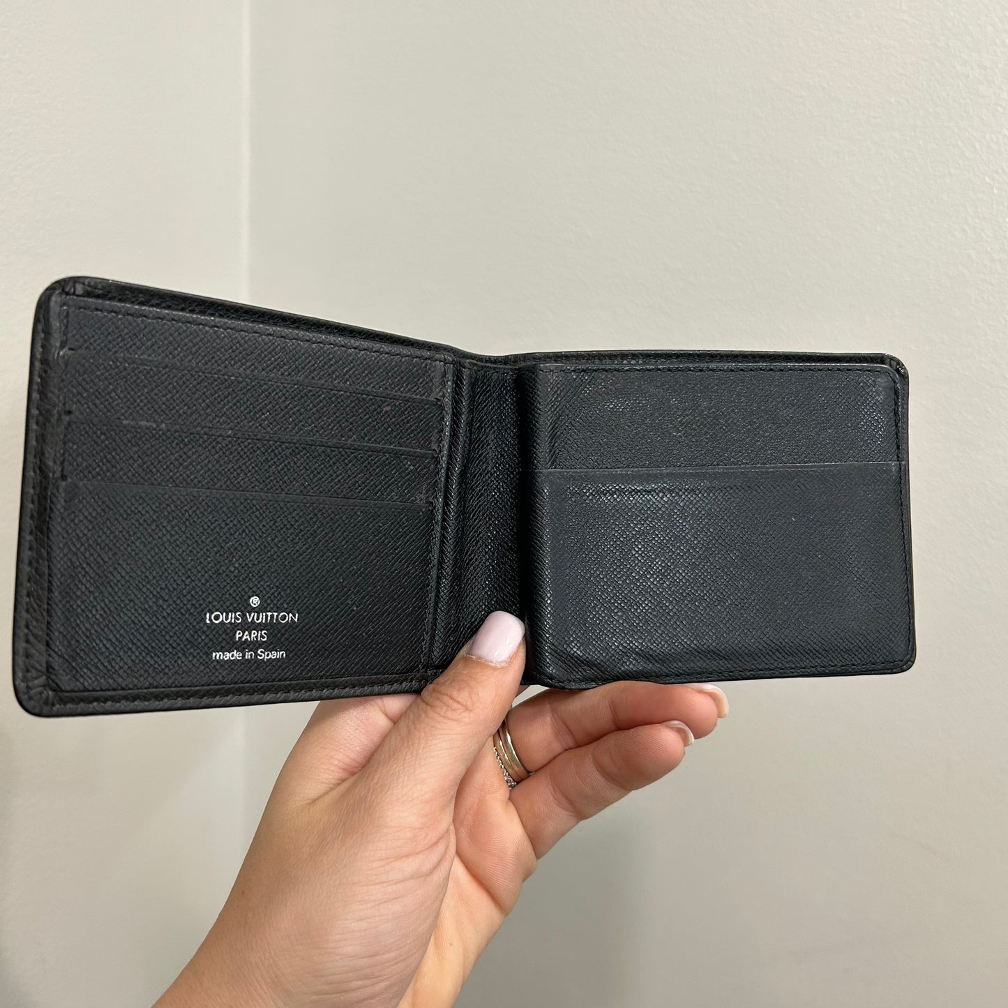 SOLD! Louis Vuitton Men’s Leather Wallet