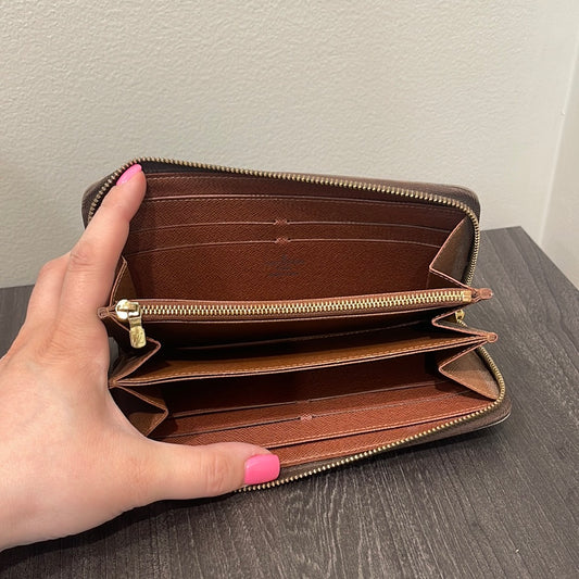 SOLD! Louis Vuitton Monogram Zippy Wallet