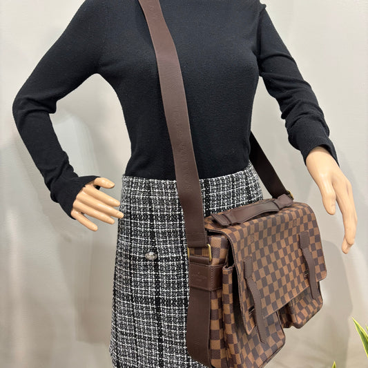 8882 LOUIS VUITTON Damier Broadway Shoulder Bag