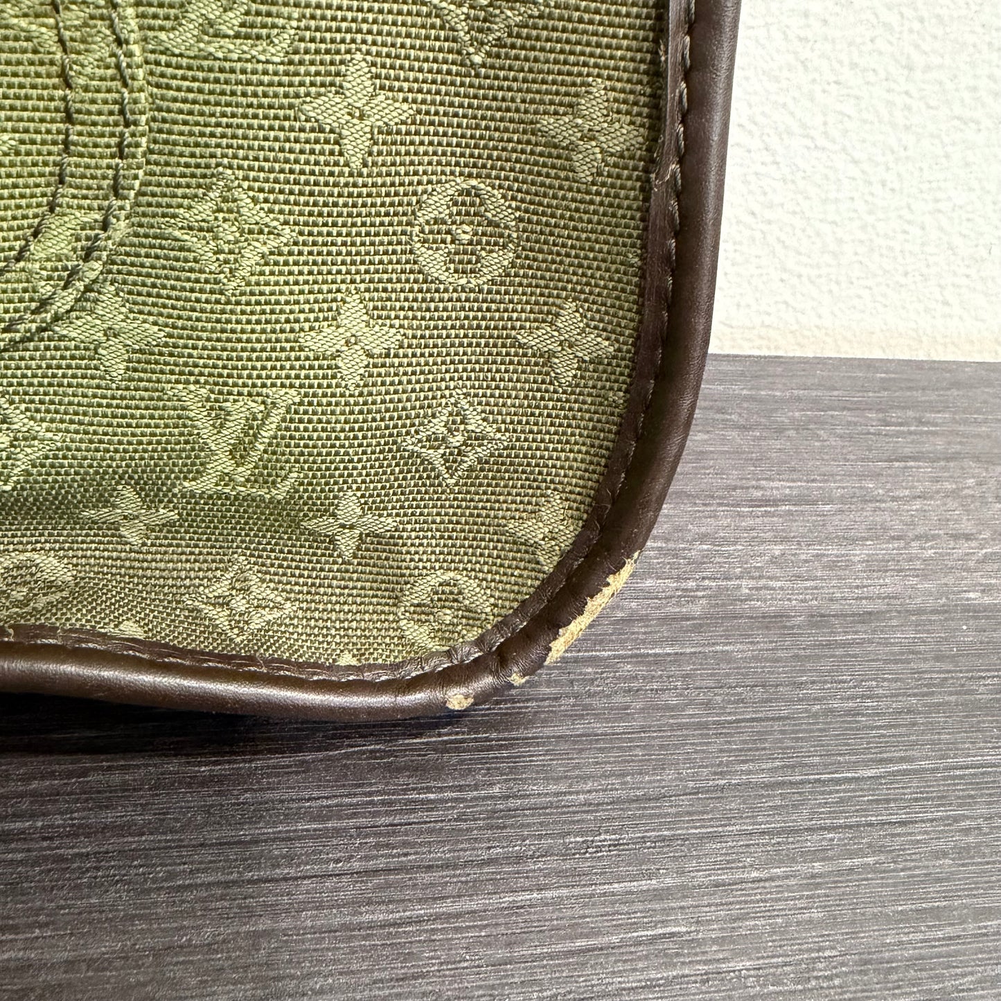 1102 LOUIS VUITTON Green Min Lin Bussas