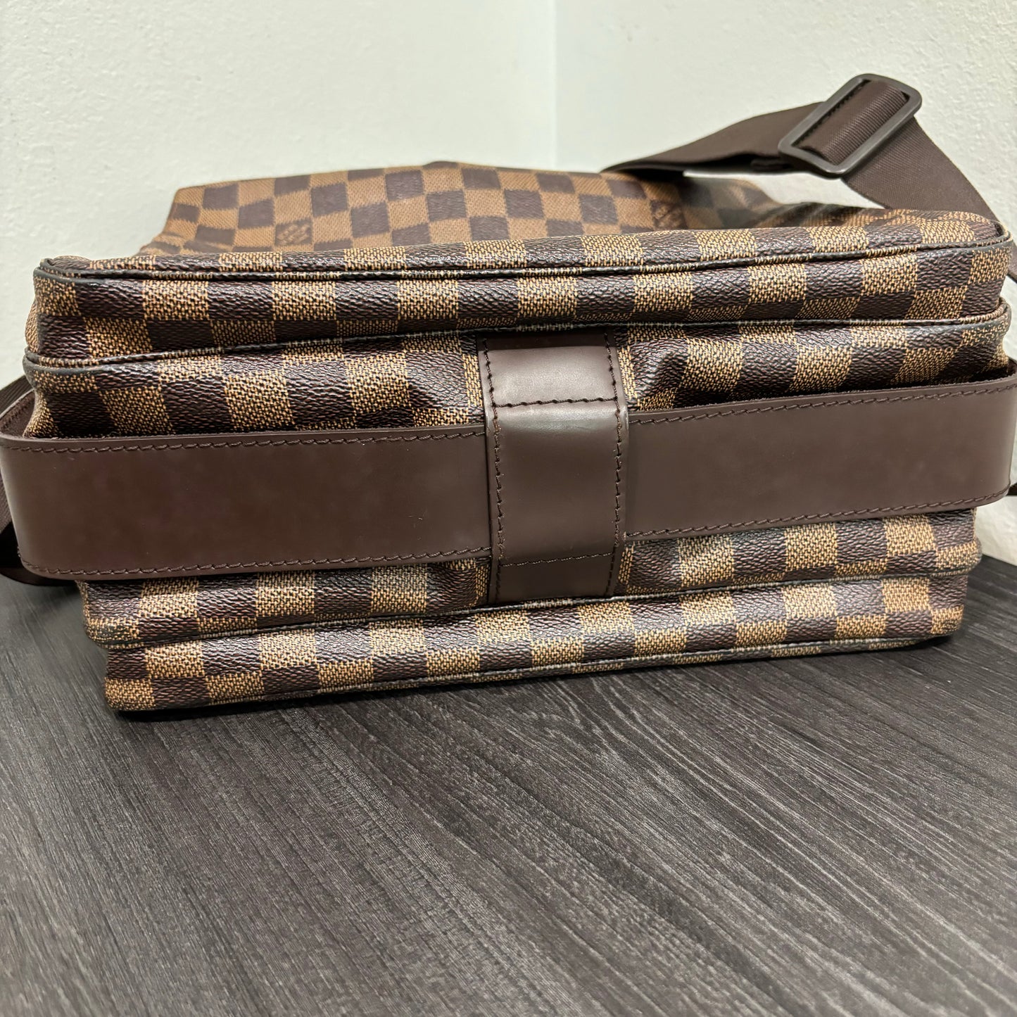 #329 LOUIS VUITTON Damier Naviglio