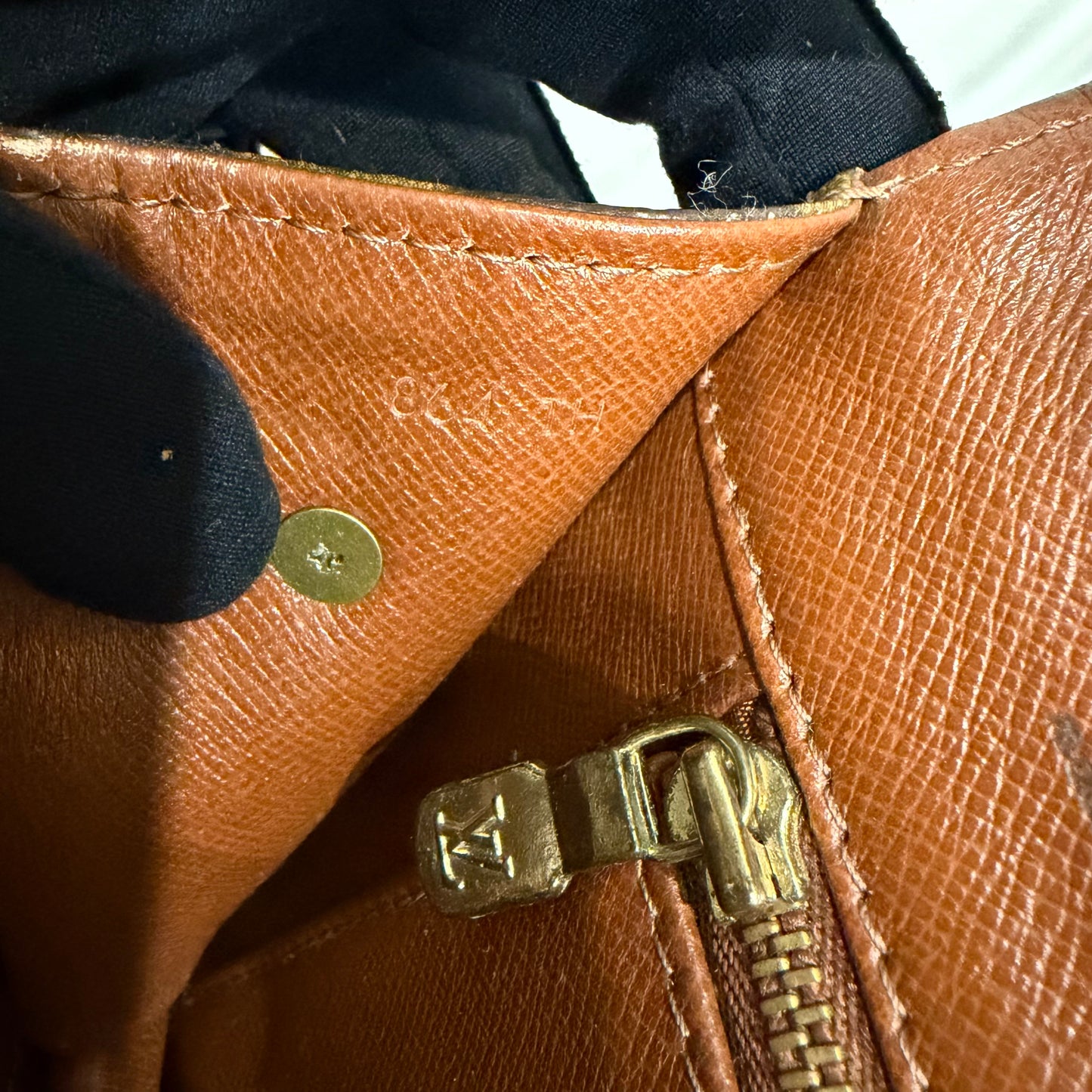 #8242 LOUIS VUITTON Monogram Dame 26 with Removable Chain