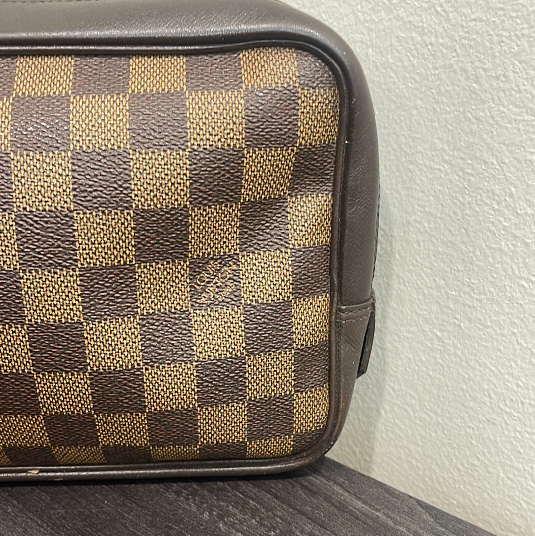SOLD! Louis Vuitton Damier Pouch
