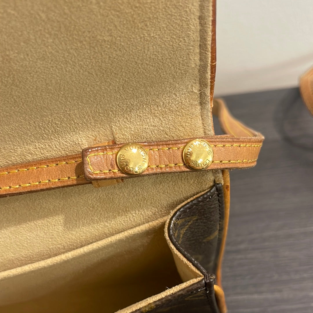 SOLD! Louis Vuitton Pochette