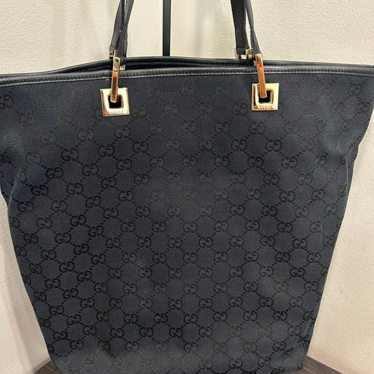 1062 GUCCI Canvas Bucket Tote