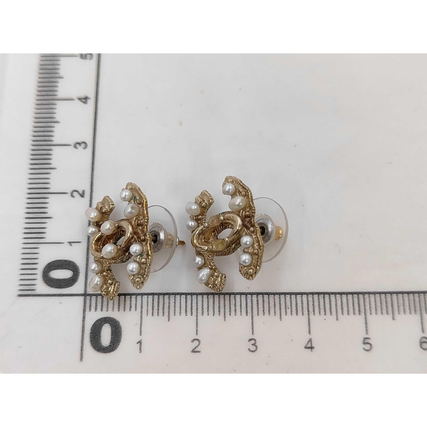 119 CHANEL Earrings