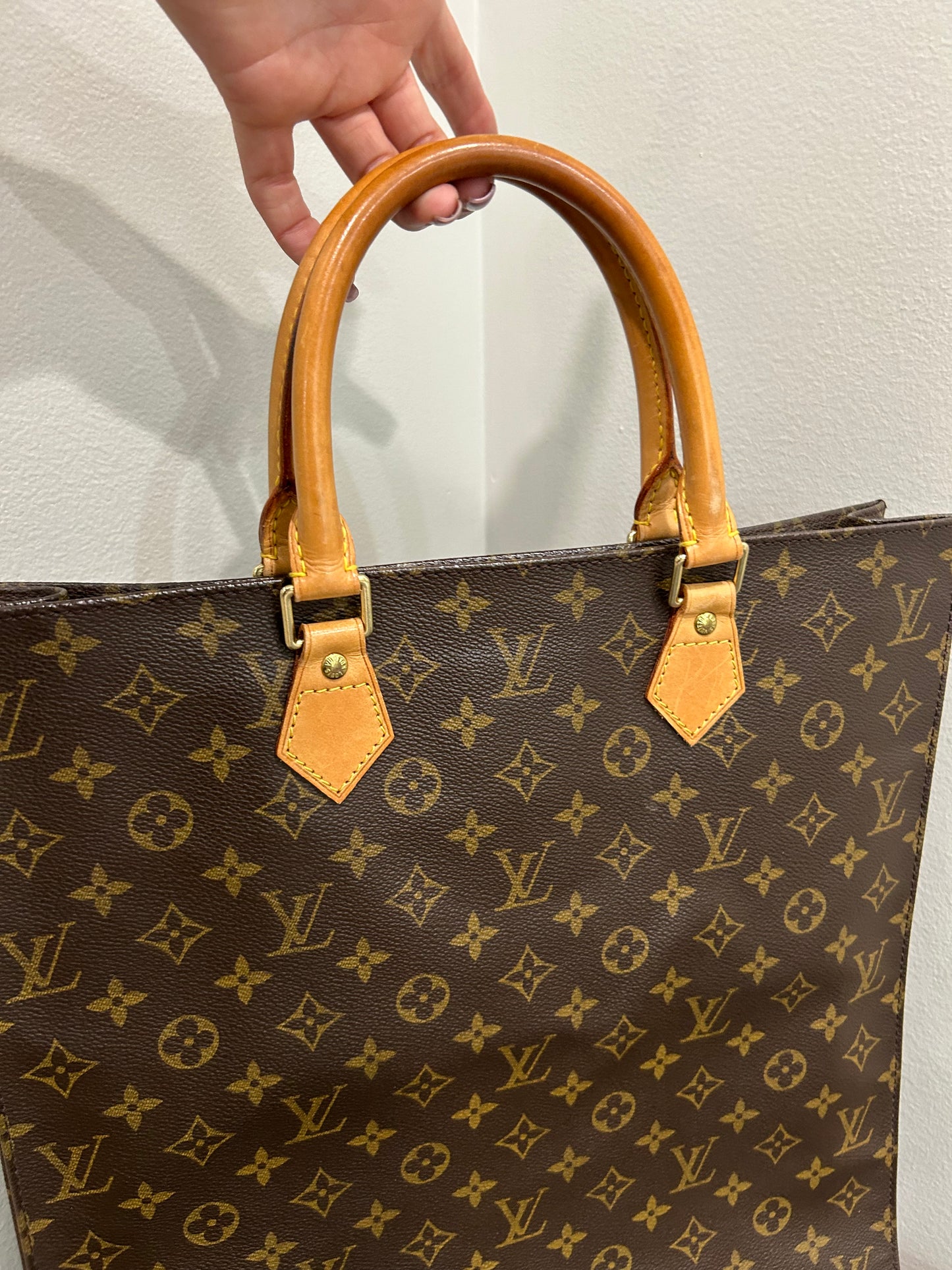 SOLD! Louis Vuitton Monogram Sac Plat