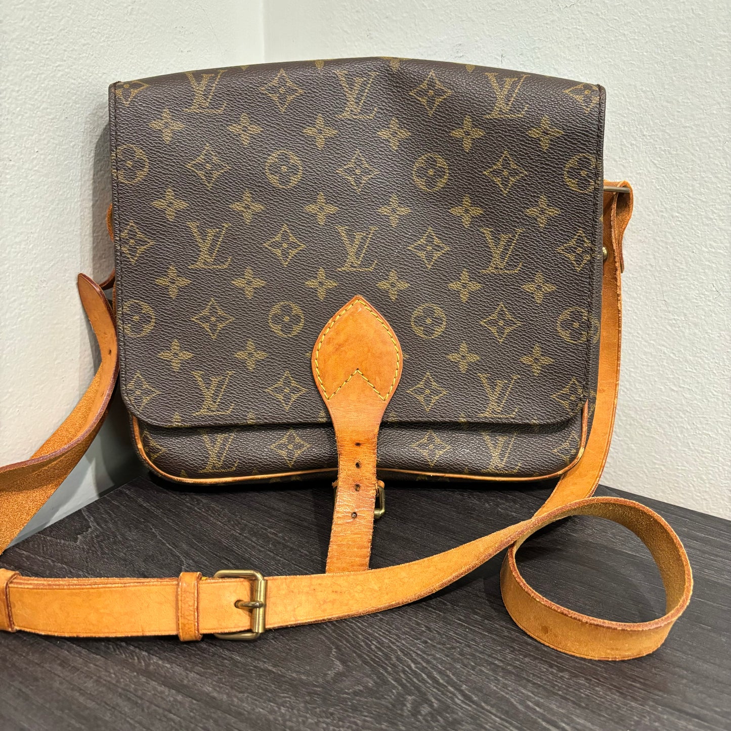 #336 LOUIS VUITTON Cartouchiere GM