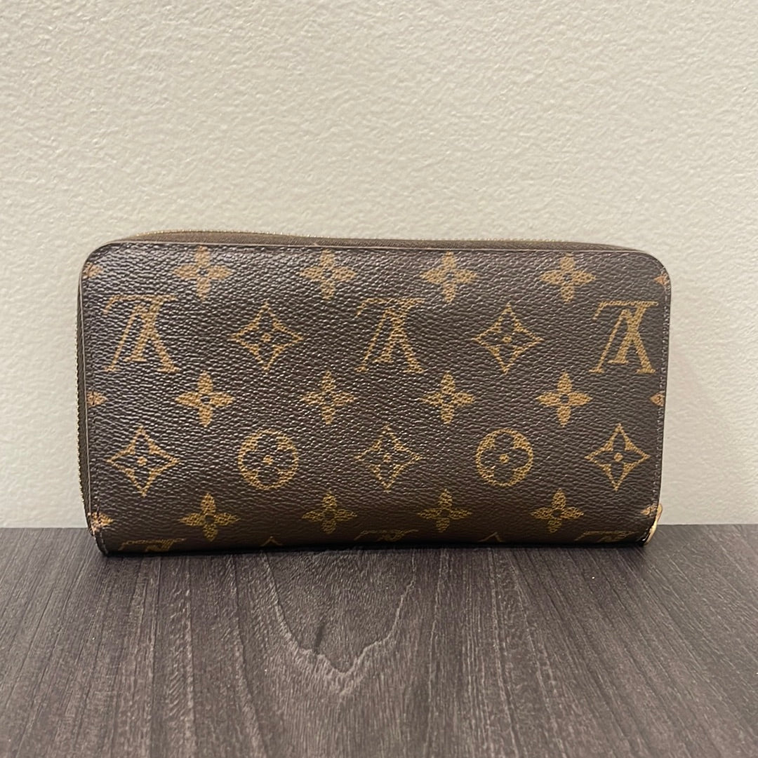 SOLD! Louis Vuitton Monogram Zippy Wallet
