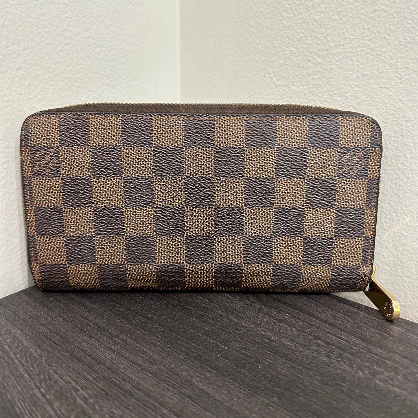 SOLD! Louis Vuitton Damier Zippy Wallet