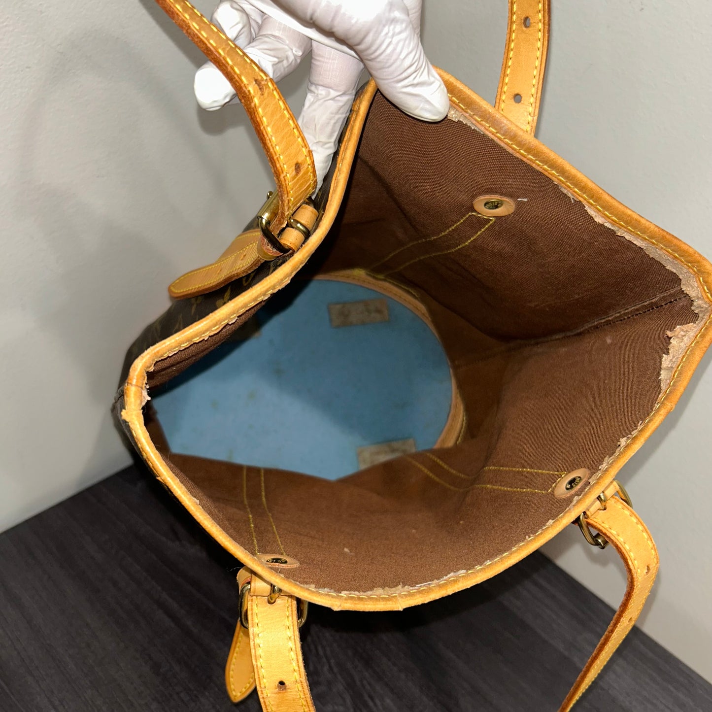 #312 LOUIS VUITTON Bucket GM