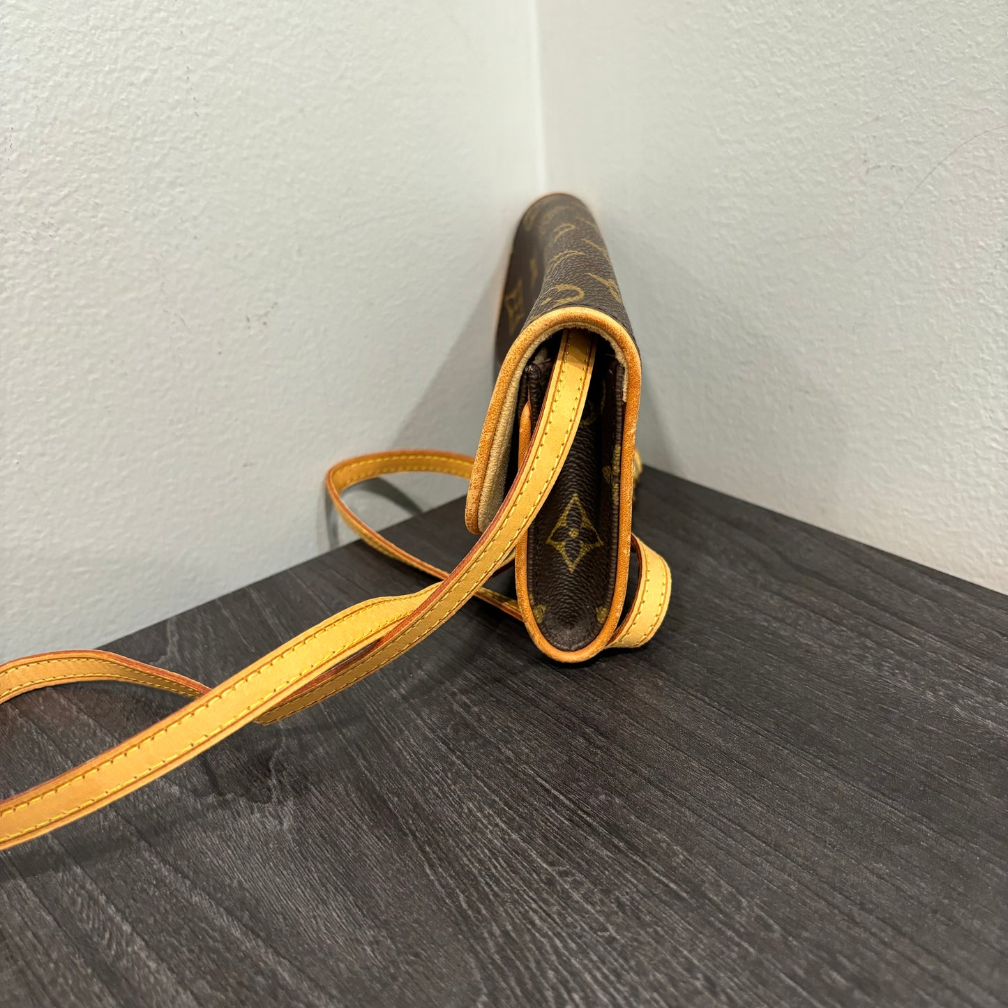 #308 LOUIS VUITTON Twin Pochette PM