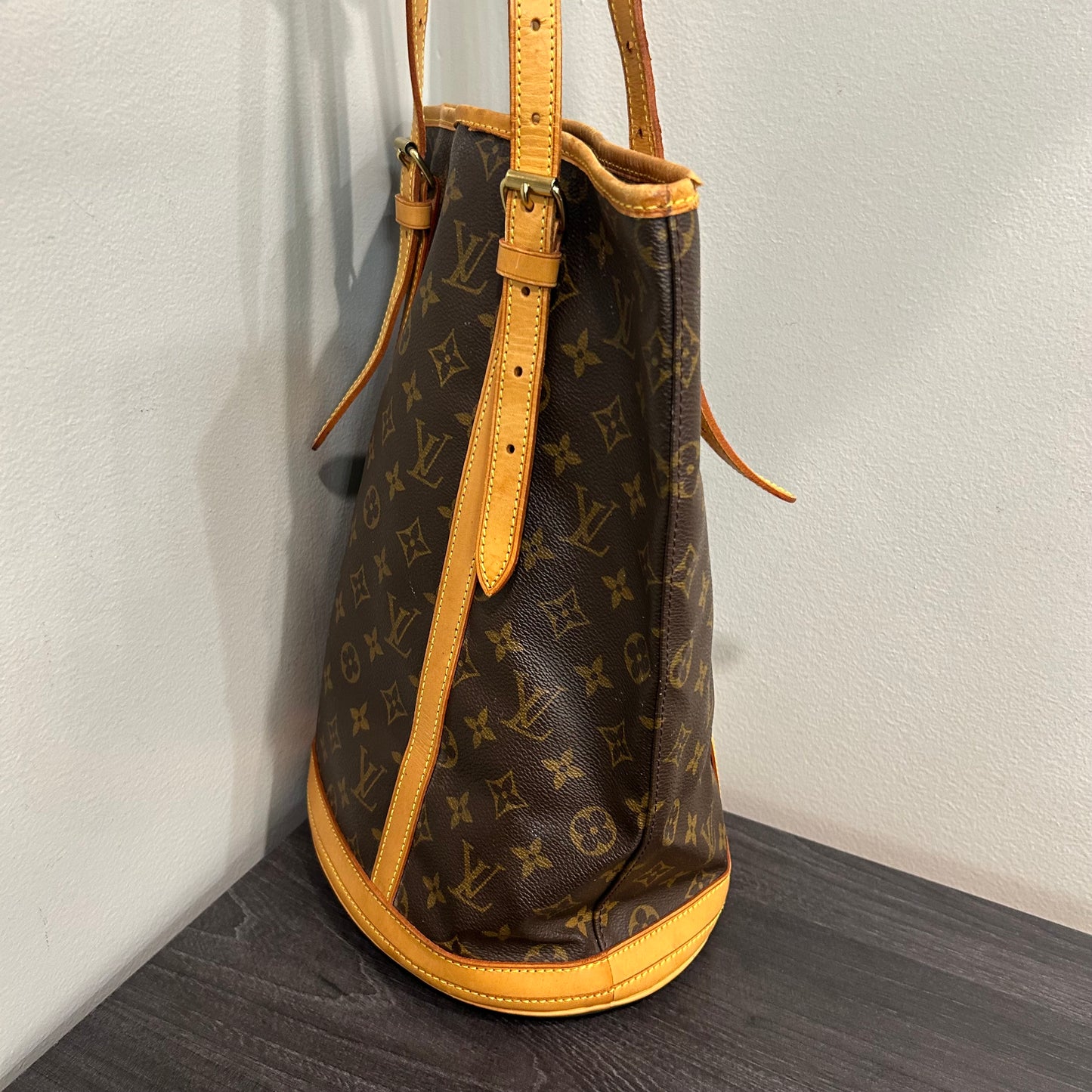 #312 LOUIS VUITTON Bucket GM