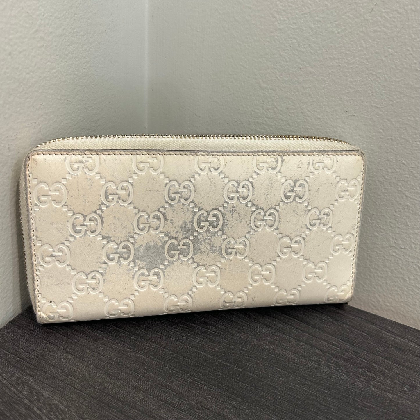 #203 GUCCI Zip Wallet