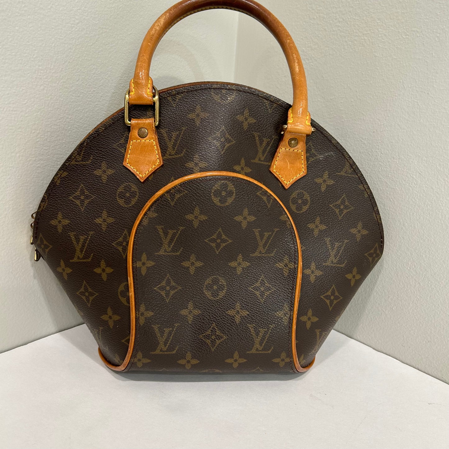SOLD! Louis Vuitton Ellipse MM