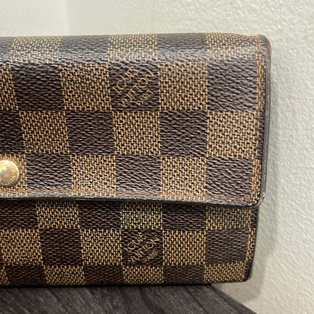SOLD! Louis Vuitton Damier Wallet