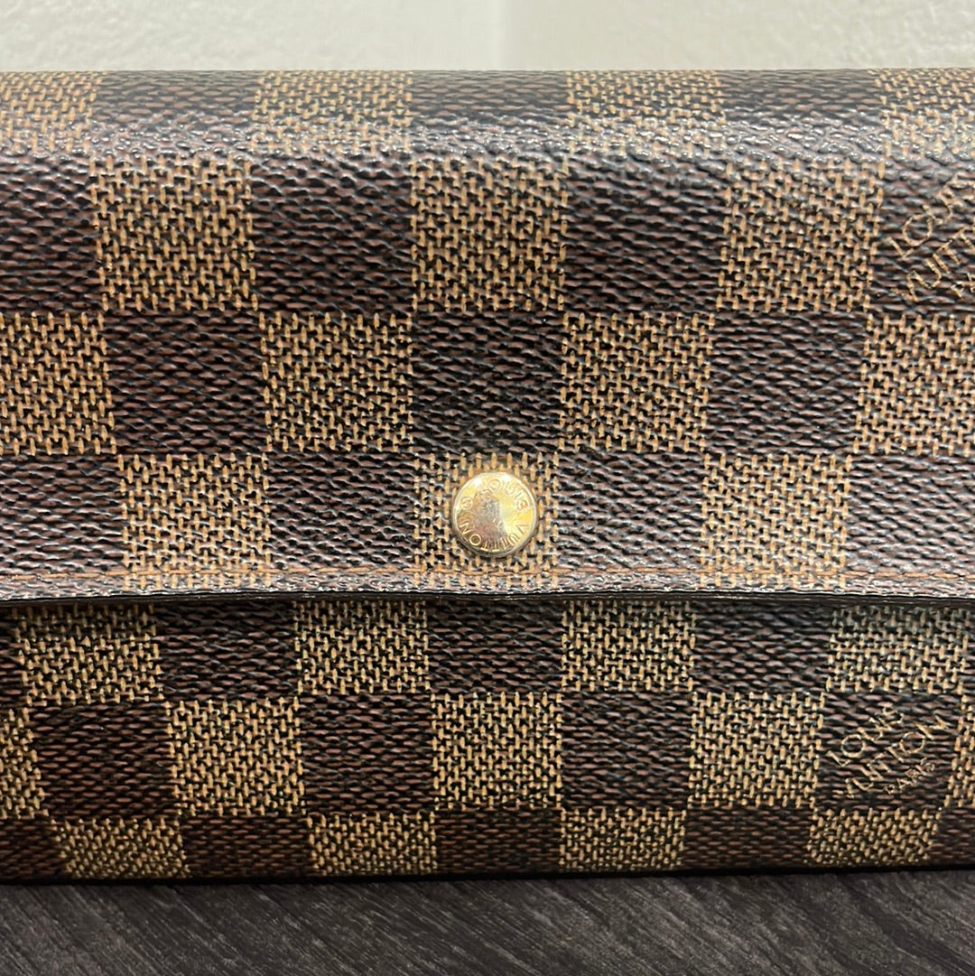SOLD! Louis Vuitton Damier Wallet