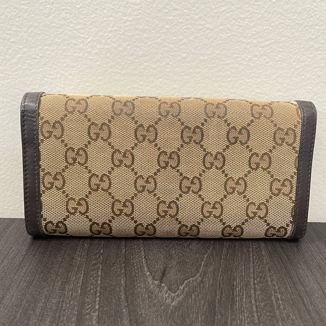 SOLD! Gucci GG Wallet
