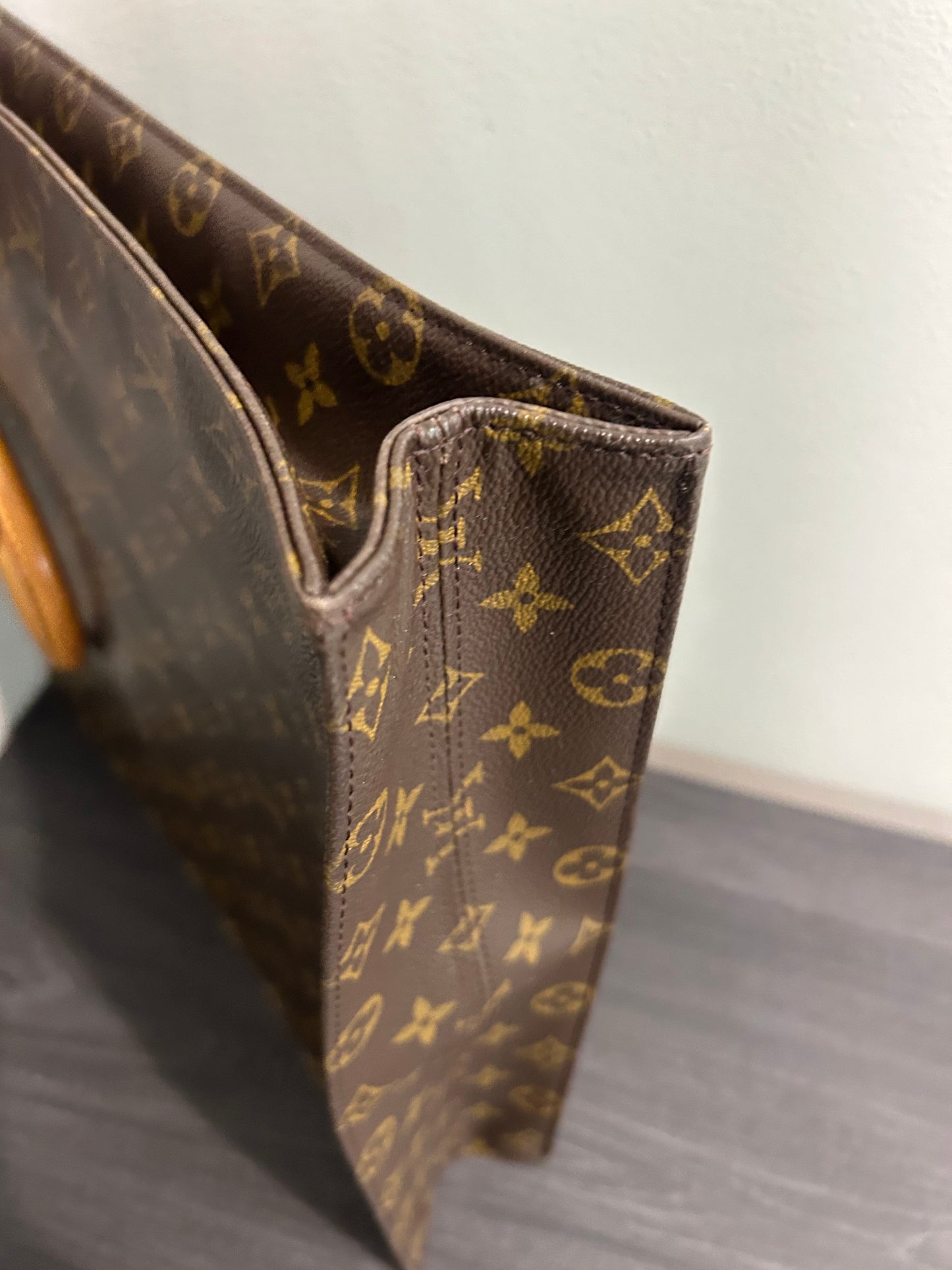 SOLD! Louis Vuitton Monogram Sac Plat