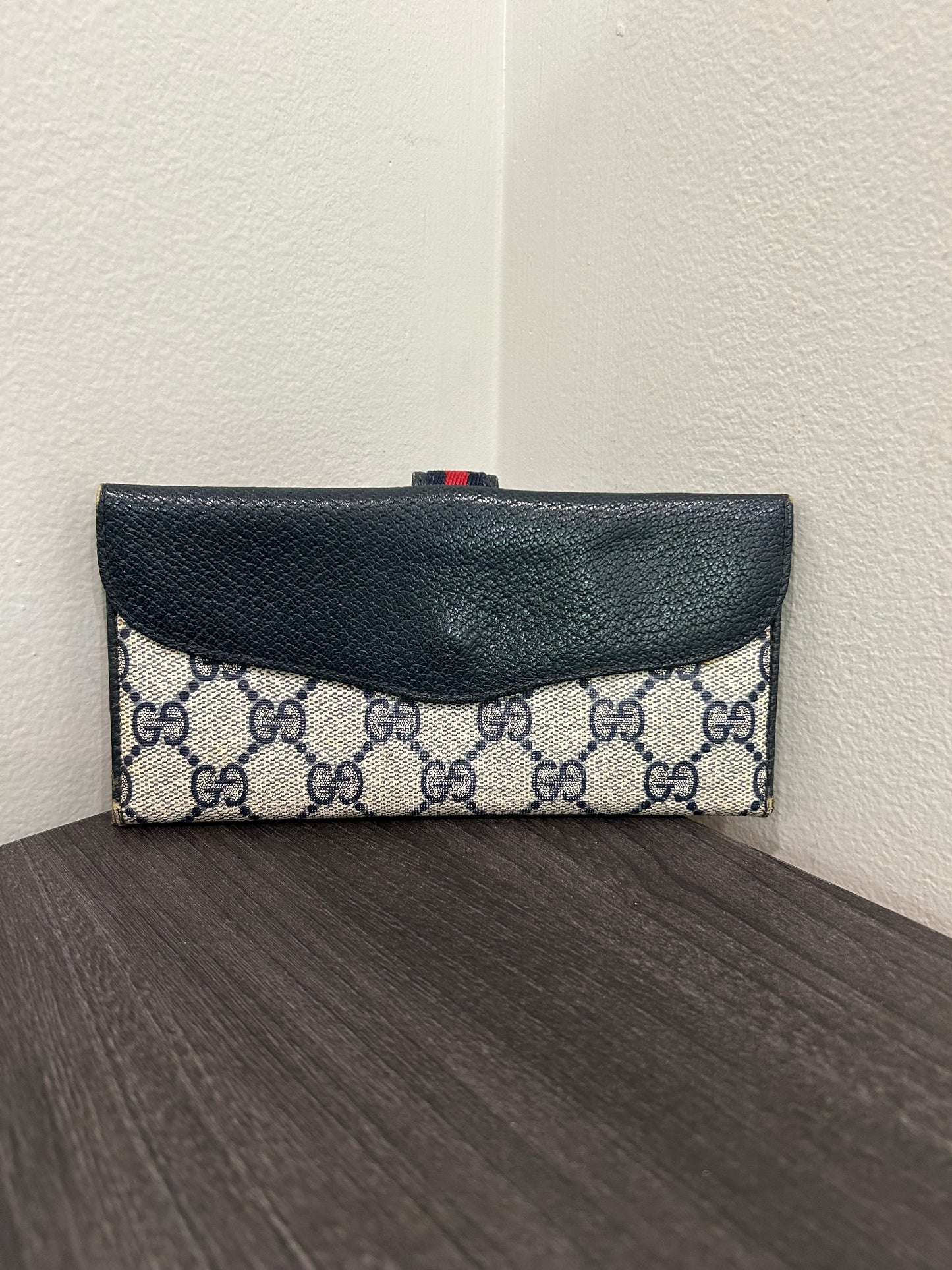 SOLD! Gucci Vintage Wallet