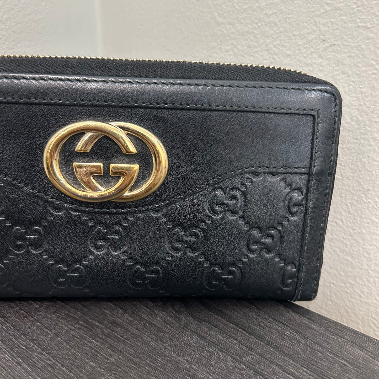 CLEARANCE #206 GUCCI Guccissima Zip Wallet