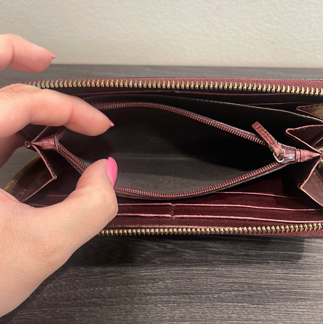 SOLD! Gucci GG Wallet