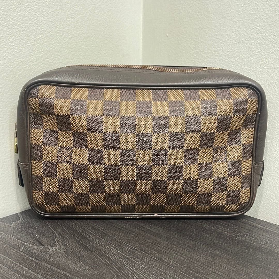 SOLD! Louis Vuitton Damier Pouch